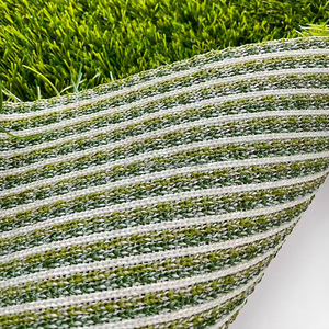 Tapis <span class=keywords><strong>de</strong></span> gazon artificiel tissé pour <span class=keywords><strong>la</strong></span> <span class=keywords><strong>pelouse</strong></span> synthétique résistante au feu <span class=keywords><strong>de</strong></span> football dans le paquet <span class=keywords><strong>de</strong></span> <span class=keywords><strong>rouleau</strong></span> <span class=keywords><strong>prix</strong></span> concurrentiel - Product Image 1