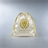 Bolsas de satén de seda negras de lujo de 28x35cm/32*39cm para gorras de béisbol, cubiertas antipolvo para camisetas polo, pelucas y extensiones de cabello
