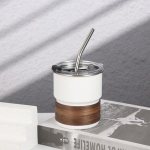 Vasos de Acero Inoxidable de 300 ml al por Mayor con Textura de Madera y Tapa Hermética, Ideales para Senderismo y Bebidas Alcohólicas - Product Image 4