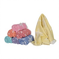DAFNI BIG PAZAR Serviette de plage en tissu éponge de coton à motif d'étoiles de mer imprimé violet, avec pompons blancs, poids moyen, laminé HDPE