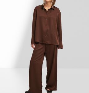 Custom <span class=keywords><strong>Plain</strong></span> Color Damen Langarm Luxus Seiden pyjama Set 2 Stück Damen Pure Silk Satin Pyjamas Brown Ladies 100% Seiden pyjamas - Product Image 2