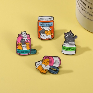 YINI Cat dalam toples seng logam campuran Enamel Pin-Epoxy dilapisi kucing palsu lencana dengan slogan lucu, hadiah unik untuk penggemar kucing - Product Image 5