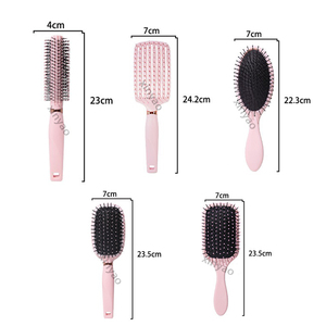 <span class=keywords><strong>Brosse</strong></span> à <span class=keywords><strong>cheveux</strong></span> avec logo personnalisé avec poils souples et flexibles pour tous les types de <span class=keywords><strong>cheveux</strong></span> pour femmes et hommes <span class=keywords><strong>cheveux</strong></span> humides secs <span class=keywords><strong>bouclés</strong></span> ou raides - Product Image 3