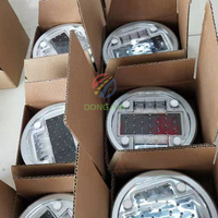 Reflector LED Solar de Aluminio para Carreteras, IP68 Impermeable, Alta Intensidad, Reflectante Prismático, Tipo Ojo de Gato, para Seguridad Vial