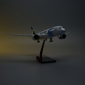 Modelo de Avión de Resina Boeing B787-9 de Egypt Air Airlines a Escala 1/145 de 43 cm con Luces LED y Tren de Aterrizaje - Product Image 1