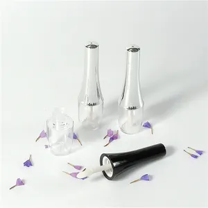 2024 Neues Design 8 ml Großhandel Weinflasche Form Lipgloss-Rohr DIY leeres Verpackungsrohr