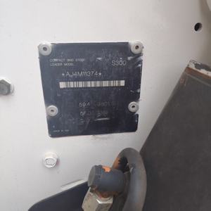 Chargeur antidérapant Excellente capacité de dégagement Excellent moteur et <span class=keywords><strong>accessoires</strong></span> <span class=keywords><strong>Bobcat</strong></span> S220 importé américain d'<span class=keywords><strong>occasion</strong></span> - Product Image 3