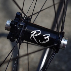 Moyeu de vélo de route haut de gamme 240g avec système à cliquet 60T, frein à disque et frein V-Brake, 24 trous, axe traversant 6 boulons QR - Product Image 3