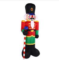 Soldat Casse-Noisette Gonflable Classique avec Uniforme Militaire Rouge et Vert et Sceptre en Forme de Canne à Sucre pour Décoration de Jardin de Noël