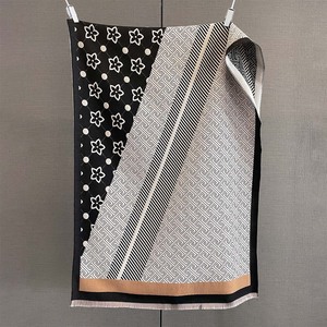 Bufanda de lujo con tacto de cachemira, manta gruesa de invierno, chal cálido y elegante para mujer - Product Image 4