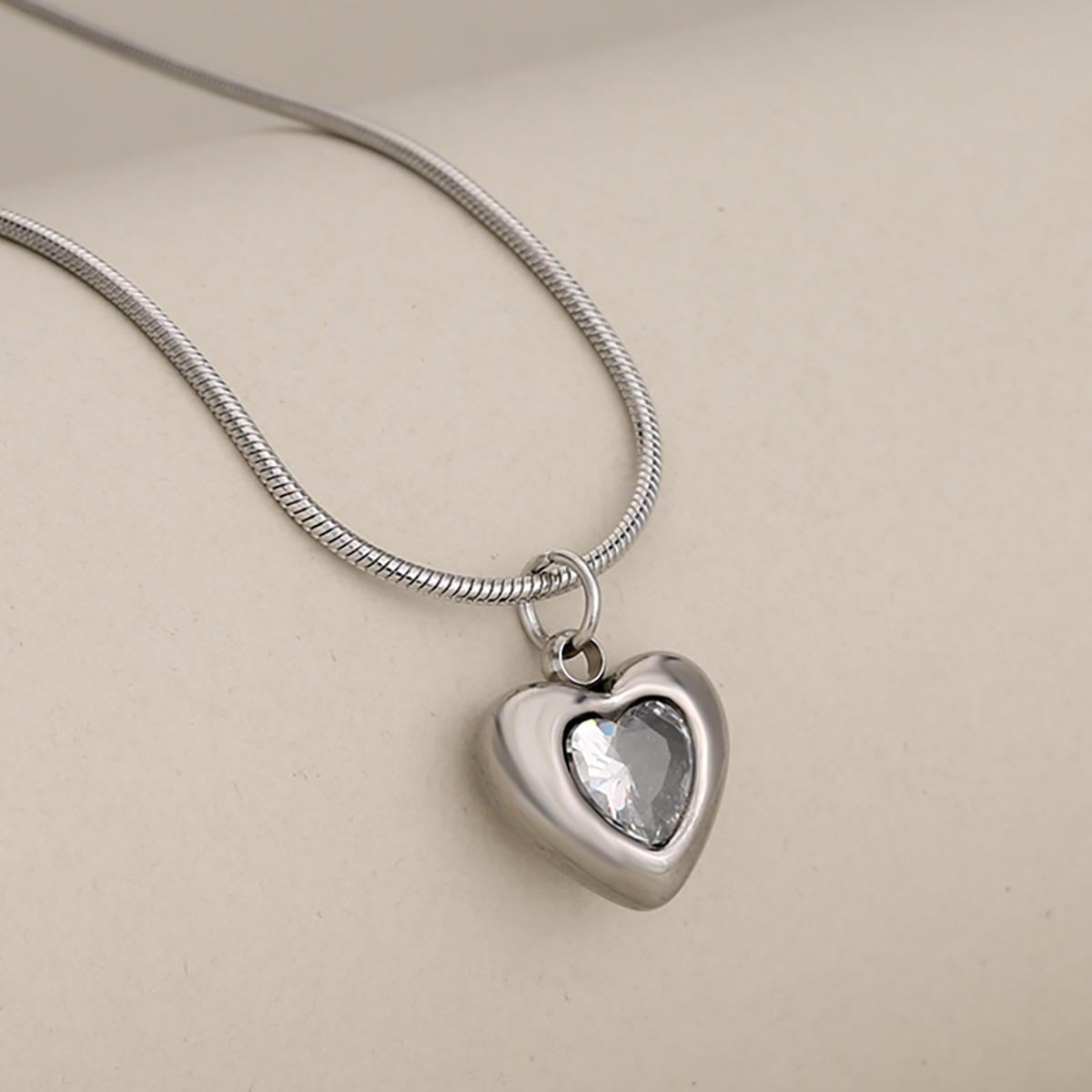 เหล็ก + หินสีขาว