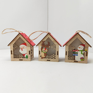 Décorations de Noël en bois à suspendre : maison, Père Noël, renne, bonhomme de neige pour arbre, fenêtre, cadeau - Product Image 1