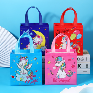Vente chaude prix raisonnable coloré non-tissé <span class=keywords><strong>licorne</strong></span> cadeau sac dessin animé mignon portable laminé cadeau sac à provisions pour enfants - Product Image 1