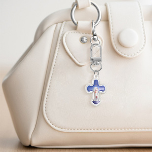 KOMI porte-clés croix lumineuse pour femmes hommes porte-clés en argent figure religieuse image acrylique croix pendentif porte-clés pour breloque de sac - Product Image 3