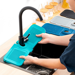 Nouveau design Tapis absorbant anti-éclaboussures pour robinet de cuisine et salle de bain, pliable et réutilisable en silicone - Product Image 2