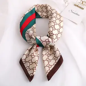 Sciarpa quadrata di seta all'ingrosso donna scialle di raso Wrap Hijab fascia per capelli femminile fazzoletto da polso di lusso 70*70cm Echarpe Bandana