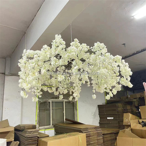 Bruiloft Plafondbloem Met Stof Opknoping Vierkante Vorm Witte Kleur Zijde Hyrangea Voor Bruiloft Plafonddecoratie - Product Image 4