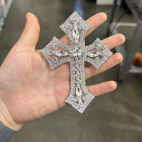 Écusson de strass avec bon cristaux au design personnalisé Applique de croix en cristal Lettre de fleur Arc Étoile Écusson de strass pour vêtements