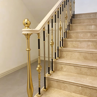 Rampe d'escalier en métal de luxe sur mesure, design et dimensions personnalisés, balustrade d'escalier intérieure pour la décoration d'escalier de villa