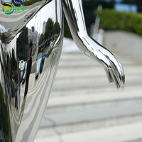 Sculpture de robot féminin personnalisée professionnelle de 2,2 m en acier inoxydable, artisanat métallique moderne de luxe, poli miroir, creux et lumineux
