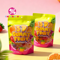 Bonbons gélifiés aux fruits 3D 4D halal en gros, bonbons gélifiés personnalisés sucrés et acidulés à la fraise et à l'ananas, bonbons gélifiés moelleux fourrés à la confiture