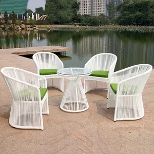 专业制造的花园家具套件户外藤柳条椅子和桌子的咖啡店