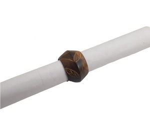 Anillo de madera tallado a mano de la mejor calidad, vajilla, anillo para servilletas, diseño hecho a mano, decoración de mesa, 2022 - Product Image 6
