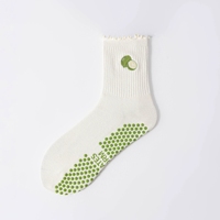 Chaussettes antidérapantes professionnelles en tricot pour yoga et Pilates, avec logo personnalisé brodé, haute qualité, vente en gros 2026