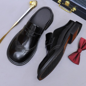 Sandalias de Diseñador con Punta Redonda y Tira al Tobillo, Modernas y Versátiles, Zapatos Casuales de Una Pieza de Cuero Genuino Retro para Hombre - Product Image 3