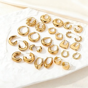 Pendientes de Aro en Forma de C de Acero Inoxidable Chapados en Oro de 18k de Alta Calidad para Mujer, Joyería Hipoalergénica - Product Image 3