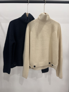 Maglione da Donna in Cashmere 100% a Collo Alto, Nuovo Design di Tendenza, Disponibile in Magazzino - Product Image 4