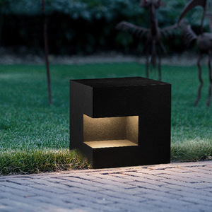 Lámpara de Jardín LED para Exteriores, Modelo AB Courtyard Square, de Aluminio Fundido a Presión, con Clasificación IP65 - Product Image 3