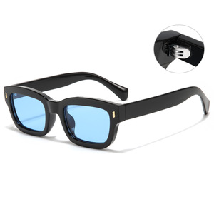 Occhiali da Sole Unisex Retrò di Alta Qualità, Classici con Montatura Tartarugata Quadrata, Protezione UV, Nuovi - Product Image 3