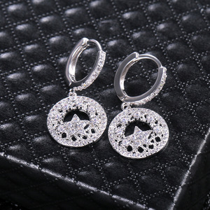Eleganti Orecchini Floreali Traforati per Donne, Orecchini Scintillanti con Fiori Intagliati, Gioielli di Moda Quotidiana - Product Image 3