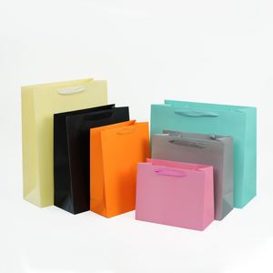 Sacs cadeaux en papier blanc de luxe personnalisés avec logo, ruban et poignée, grande capacité, pour boutique de vêtements, emballage pour magasin - Product Image 1
