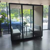 Cabine insonorisée mobile moderne pour bureau, avec porte en verre et structure en aluminium, pour diffusion en direct en extérieur, réduction acoustique du bruit STC30dB