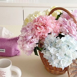 Fleurs d'hortensia artificielles en soie rose, blanches et bleues pour décoration de mariage et arrangement de la maison - Product Image 1