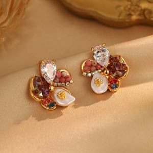 Boucles d'oreilles à aiguille géométriques à cinq pétales, faites à la main, plaquées or, tendance, perles d'eau douce pour femmes, célèbres sur Internet - Product Image 3