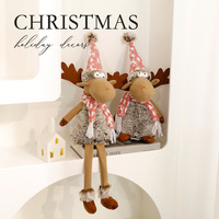 Figurine en peluche de renne rustique de Noël, longue jambe, avec chapeau et écharpe tricotés roses, décoration festive de Noël pour la maison et la table