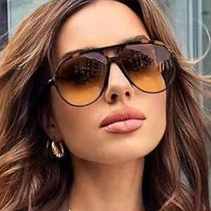 Kacamata Sunglasses <span class=keywords><strong>Pilot</strong></span> Besar Model Double Bridge Hollow Fashion Punk 2025 Ukuran Besar Bingkai Mewah Wanita Logo Fashion Kacamata Custom - Product Image 1