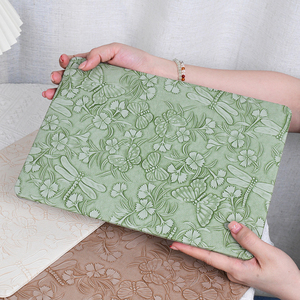 Étui rigide pour ordinateur <span class=keywords><strong>portable</strong></span> en cuir PU moderne, durable et protecteur, motif papillon et fleur, pour Macbook Air 13 M2/M3/M4 A2681 A3113 A3240 - Product Image 5