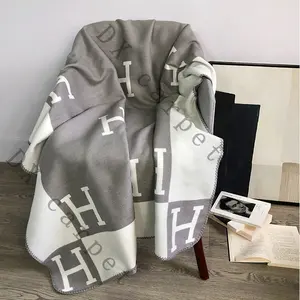 factory wholesale hot-selling H letter blanket modern simple cashmere wool knitted grey white blanket furniture