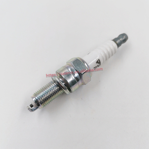 Nueva Bujía de Iridio Platino Láser CR8EA9 CR8EA-9 3521 para Motocicleta - Product Image 4