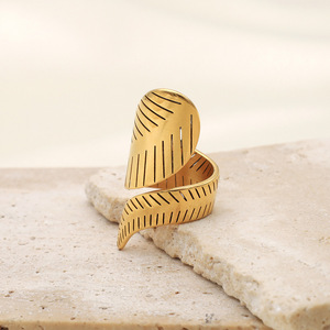 French Style Leaf Pattern <b>Titanium</b> Steel <b>Ring</b> Gold Unisex Fashion Jewelry Gift - Product Image 3