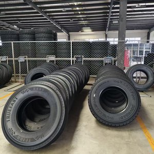 Pneus de camion de marque chinoise 13r22.5 12r22.5 11r22.5 315/80r22.5, différents modèles de pneus - Product Image 1