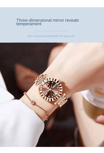 Diseñador 2024 último pequeño dial de cuarzo impermeable Luz de lujo estilo minimalista nicho reloj de mujer al por mayor - Product Image 2