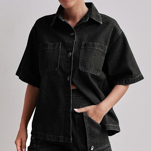 Set Due Pezzi in Denim Vintage Lavato di Alta Qualità per Donna, Elegante Camicetta con Bottoni e Shorts Casual in Jeans con Colletto e Maniche Corte - Product Image 5