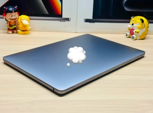 <span class=keywords><strong>MacBook</strong></span> <span class=keywords><strong>Pro</strong></span> 13,3 pouces <span class=keywords><strong>2022</strong></span> A2338 d'occasion, ordinateur portable Apple <span class=keywords><strong>M2</strong></span> 8 cœurs, 8 Go de RAM, 256 Go de SSD, barre tactile - Product Image 4