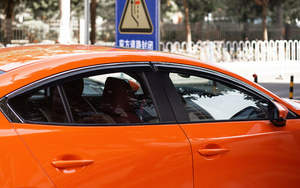 Aibyiar Pare-pluie personnalisable <span class=keywords><strong>pour</strong></span> fenêtre de voiture et pare-soleil <span class=keywords><strong>pour</strong></span> MAZDA AXELA 2020 Car Tent <span class=keywords><strong>Defender</strong></span> - Product Image 2