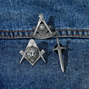 Pin Bros Kerah Masonik Kustom, Liontin Liontin Masonik, Pin Enamel Punk dengan Motif Pedang Singa Masonik untuk Pakaian - Product Image 1